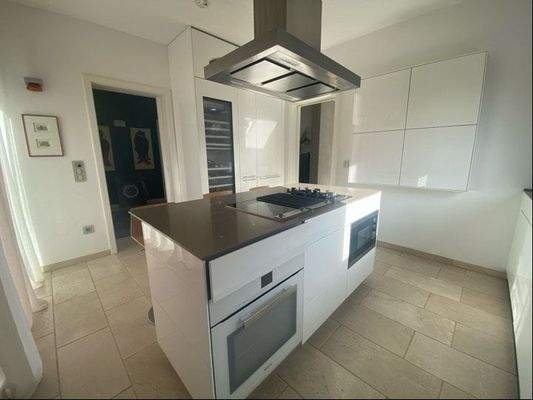 Küche mit Kochinsel