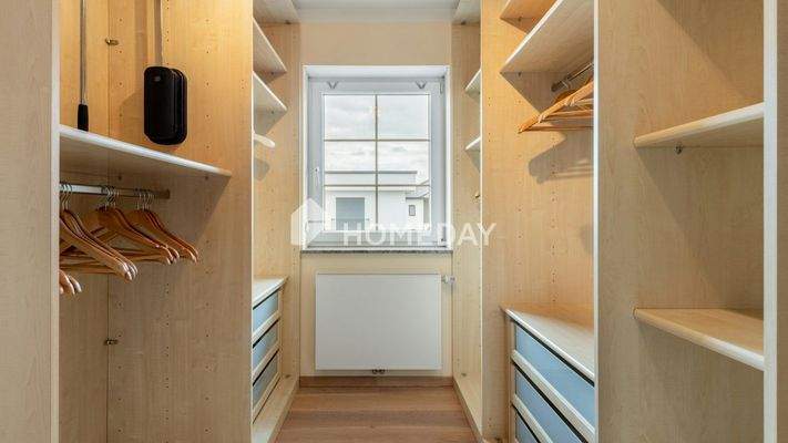 1. OG Ankleidezimmer 2