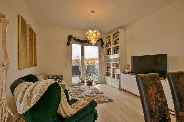 Wohnzimmer mit Balkonausgang