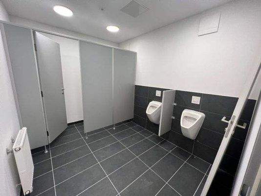 Herren Toilette gemeinsam 