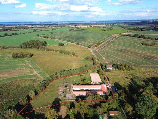 Ca. 12.700 m² Grundstück