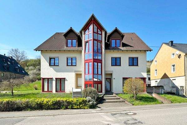 Straßenansicht Gebäude