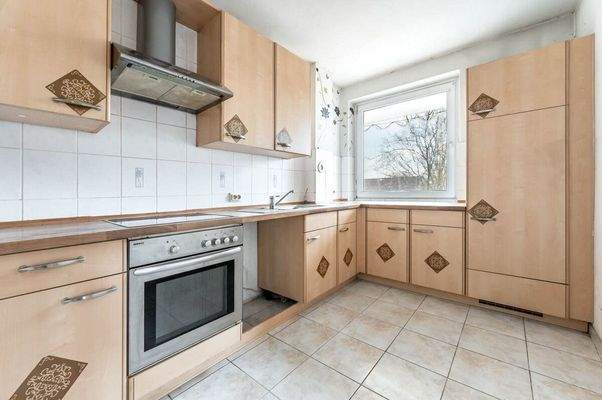 geräumige Einbauküche