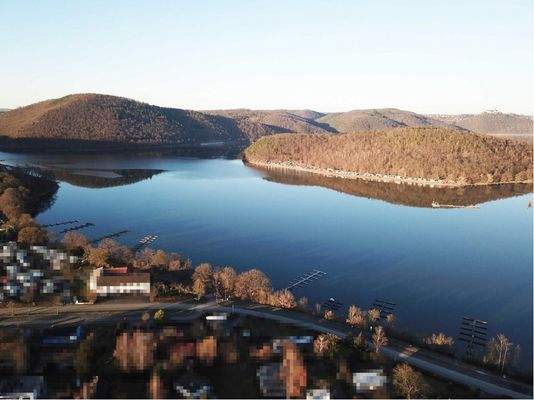 Ausblick auf das Ostufer der Halbinsel Scheid, nur wenige Meter vom Grundstück entfernt 