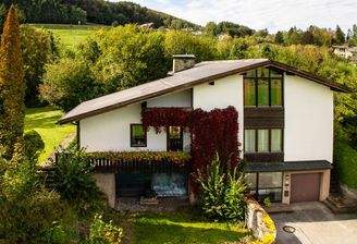 Ostseite mit Hauszufahrt