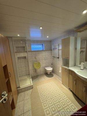 Dusche mit WC im UG 