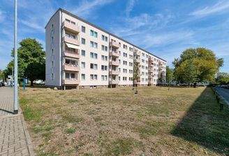 Außenansicht Balkonseite.jpg