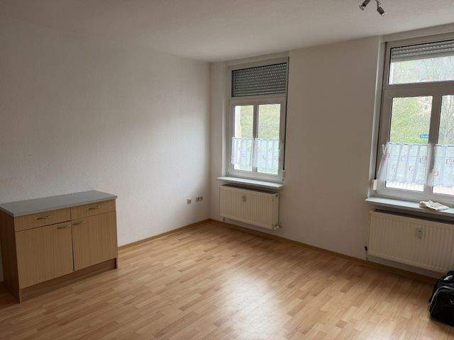 Kompakte EG-Wohnung mit EBK in Schmölln zu vermieten! - Photo 1