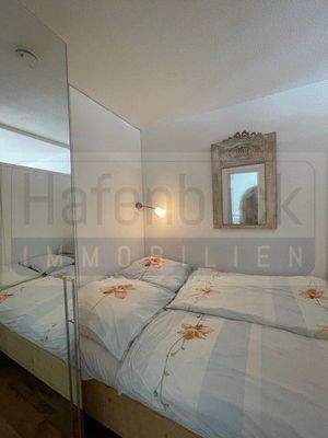 Schlafzimmer2 mit Oberlichtscheibe