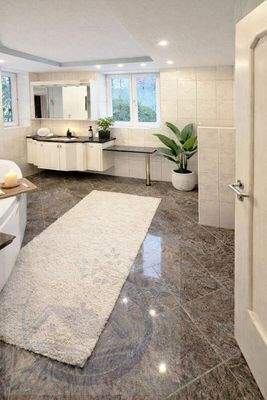 hochwertige  Sanitärobjekte, Naturstein , Badezimmer EG