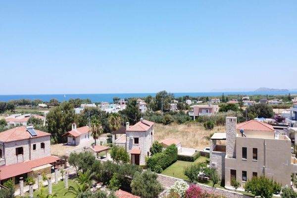Kreta, Tavronitis: Schönes Grundstück mit Meerblick und hoher Baukapazität zu verkaufen