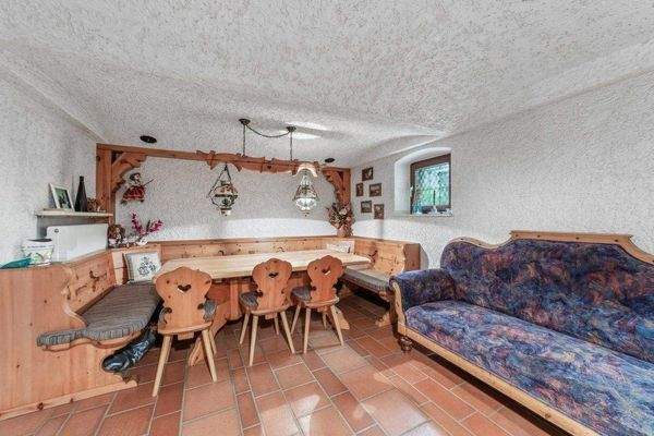 Partyraum im Keller.jpg