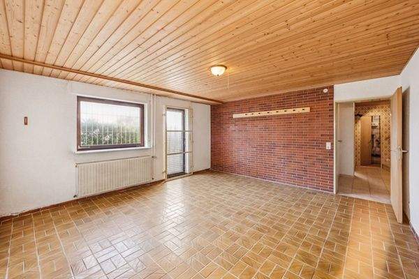 Untergeschoss: Kellerraum mit Ausgang