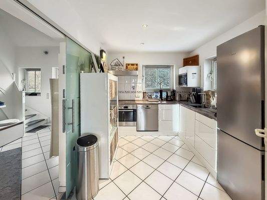 Küche mit Schiebetür 