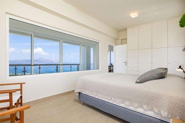 Kreta, Kokkino Chorio: Exotische Villa mit Panoramablick auf das Meer zu verkaufen