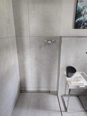 Dusche oberste Wohnung