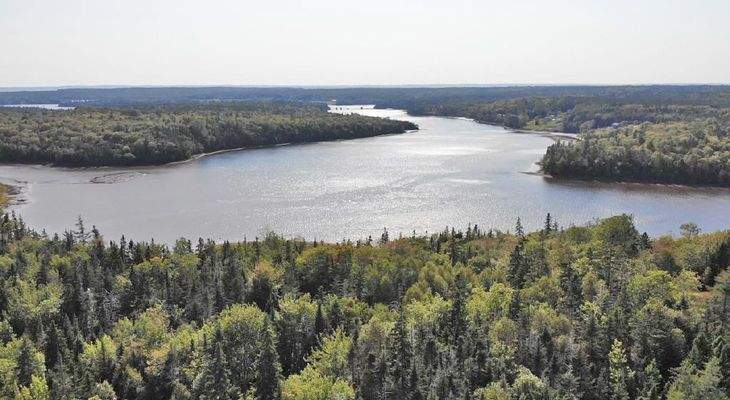 Cape Breton - Cleveland - Wunderschönes See-Ufer-G