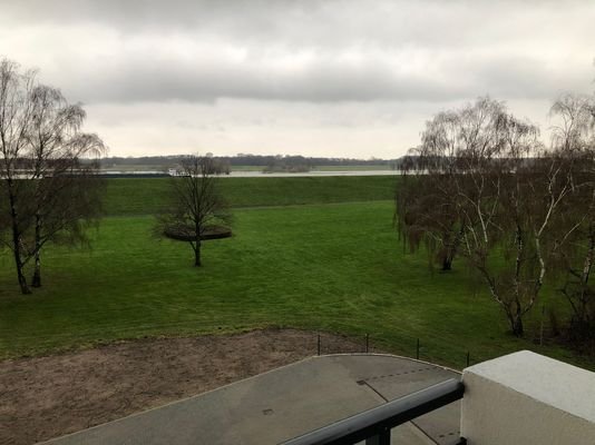 Aussicht Balkon Wohnzimmer