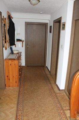 Der Flur ist das Rückrad einer Etage und ist verbunden mit allen Räumen.