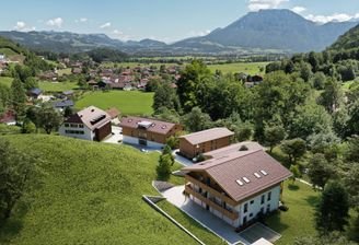 Blick ins Tal und Berge