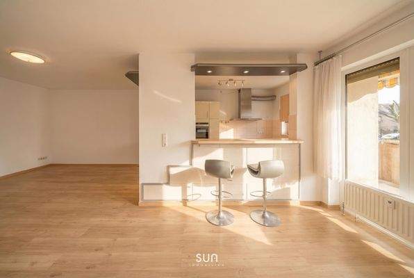 KÜCHE MIT THEKE STAGED