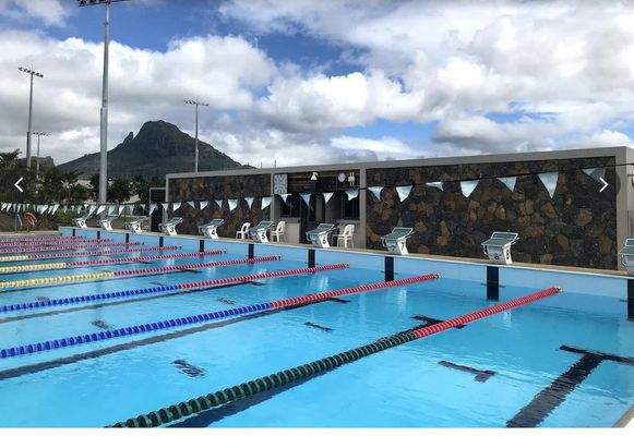 Grove Sparc Swimmbad