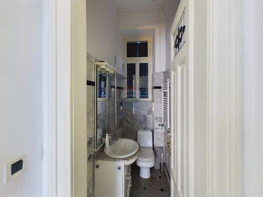 1715415037_cam02458g0-pr0084-still021