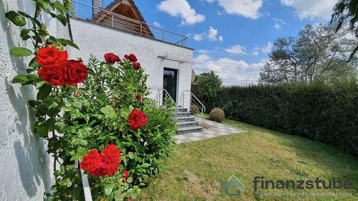 Hausansicht Terrasse/Garten