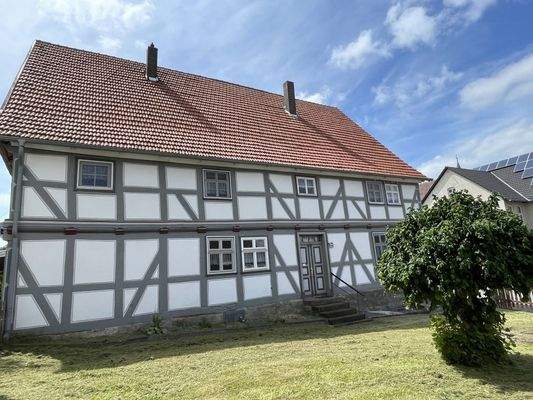 Seitenansicht mit Eingang