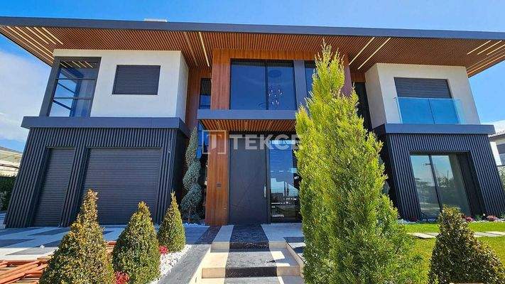 Stylish Detached Villa with Pool in İzmir Foça