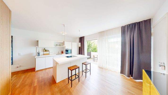 Freistehende und exklusive Küche im OG