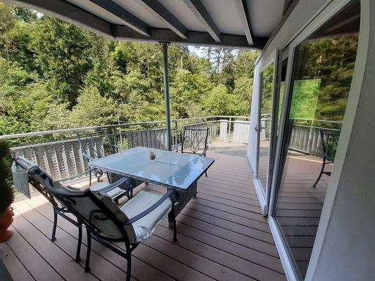 Große Dachterrasse mit Balkon