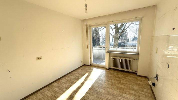 Wohnküche mit Zugang auf den Süd-Balkon