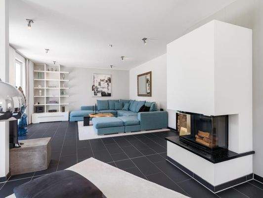 Wohnbereich mit Kamin