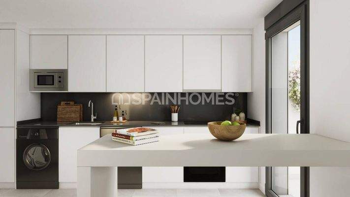 Newly-Built Apartments in a Complex with Pool in Estepona