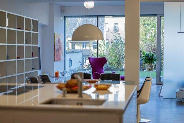 Designküche mit Kochinsel