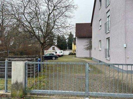 Zufahrt auf´s Grundstück