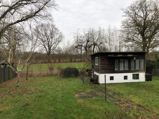 Grundstück mit Feldblick