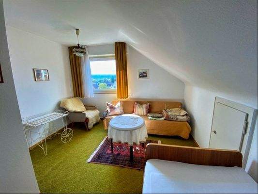 Kinderzimmer im Dachgeschoss mit Weitblick