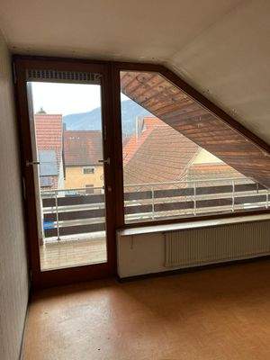 bc2eee84-f555-4e57-9dae-ac1ab6389806DG Zimmer mit Balkon