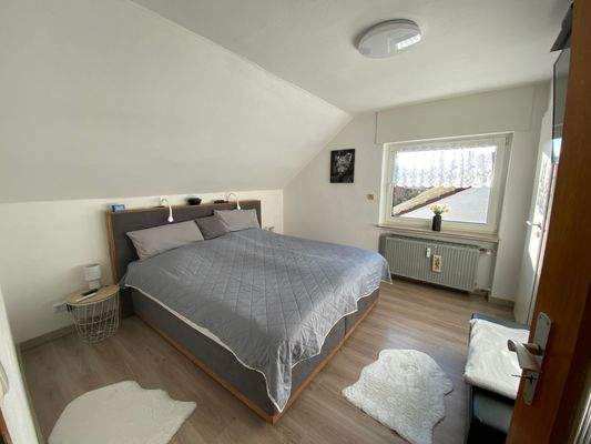 Haus-Frnwald-Schlafzimmer 1. OG.JPG