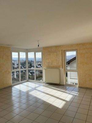 Lichtdurchfluteter Essplatz