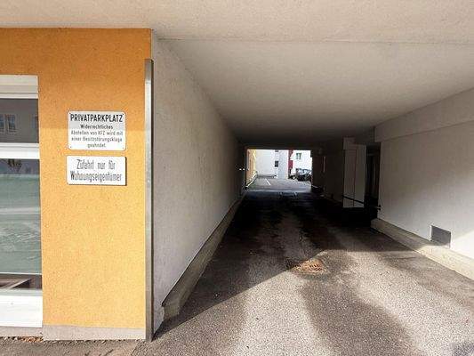 Aussenansicht gen Einfahrt zum eigenen PP