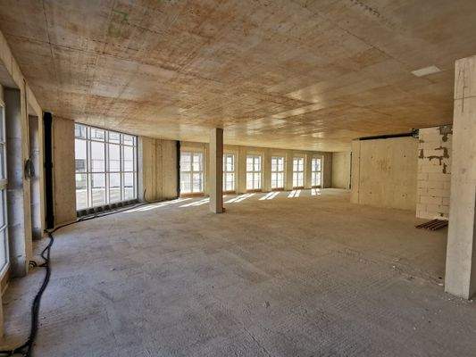 lichtdurchflutete Praxisflächen