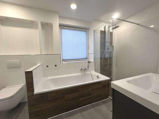 Badezimmer OG Foto 1