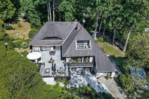 Exklusives Zweifamilienhaus