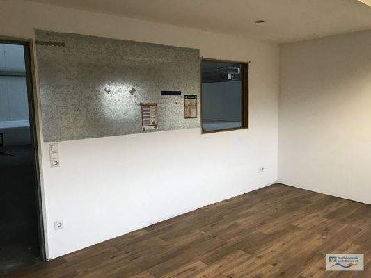 Büroraum mit Dusche + WC