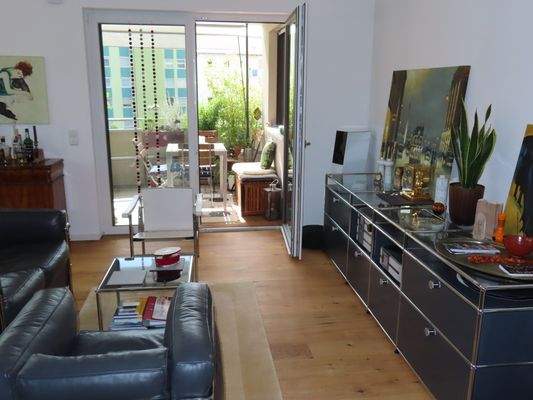 Wohnbereich mit Zugang Balkon