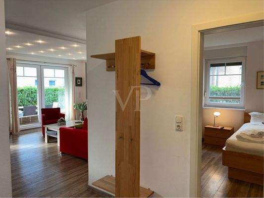 vom Flur Blick in die Wohnung