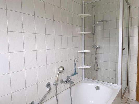 Badezimmer Ansicht 2